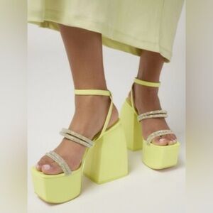 NWT Circus NY by Sam Edelman Mila lime green Ankle Strap Platform.In box.Size. 8